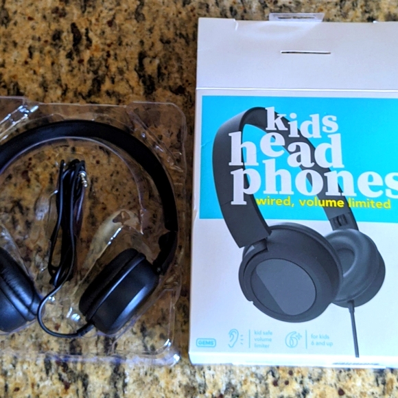 Kids head phones NIB - Picture 1 of 4